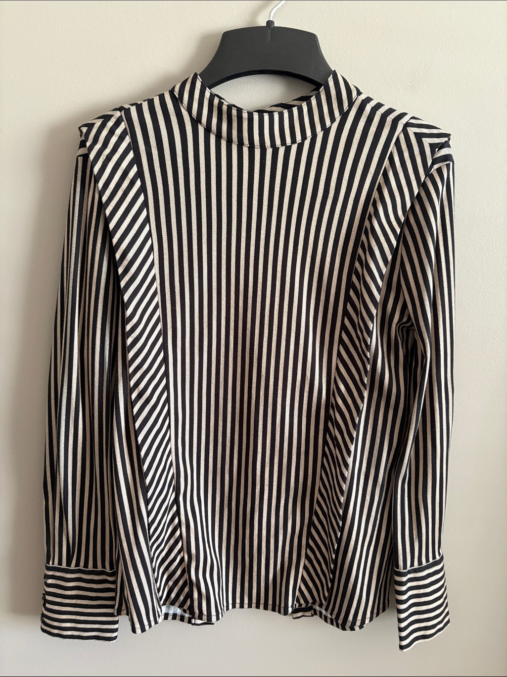 Desoto Black And Tan Vertical Stripe Long Sleeve Mock Neck Top - Sz S/M